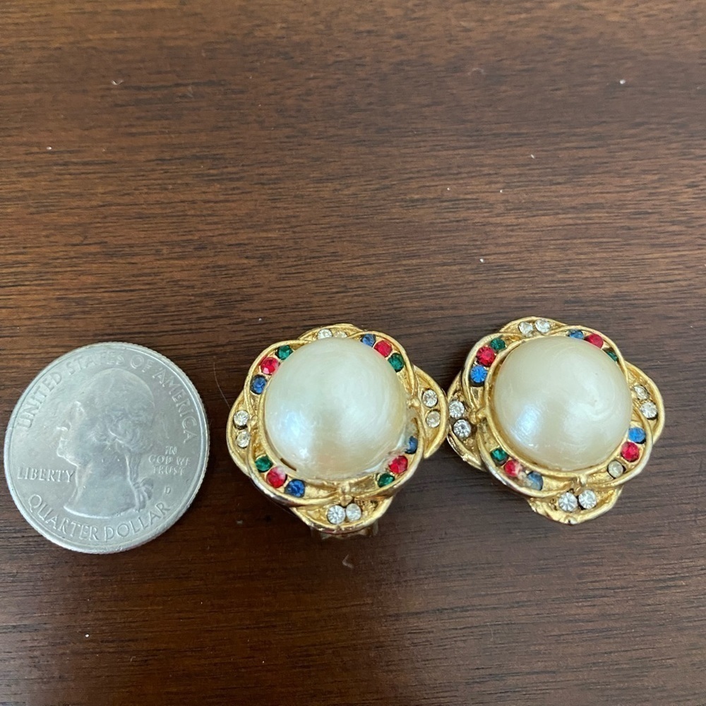 Vintage Faux Pearl Clip-On Earrings/Gold Tone & Multicolor Rhinestones/Statement - Picture 3 of 3